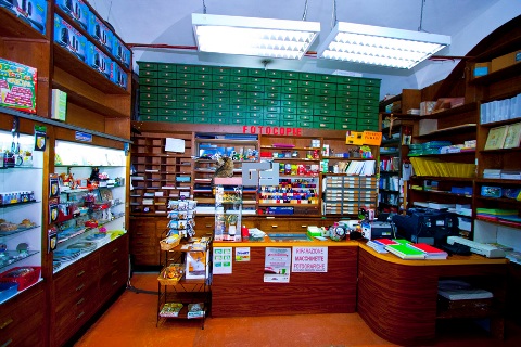 Лицензия на продажу  товаров для рукоделия Продажа в Италии