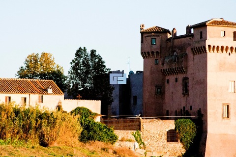 Старинный замок музей в Италии Лацио